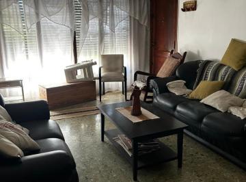 Casa · 96m² · 4 Ambientes · Venta Casa en Villa Luzuriaga