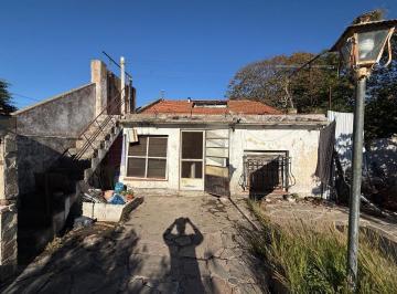 Casa · 230m² · 4 Ambientes · 5 Cocheras · Venta Casa 4 Ambientes en Quilmes