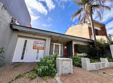 Casa · 80m² · 4 Ambientes · Casa en Venta en Lomas de Zamora, G. B. a. Zona Sur, Argentina