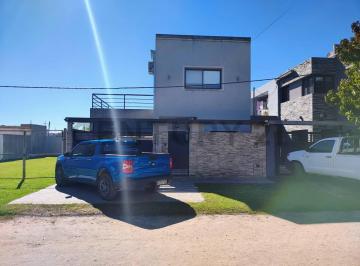 Casa · 120m² · 6 Ambientes · 2 Cocheras · Casa y Terreno en Venta en Etcheverry