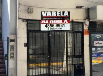 Local comercial · 45m² · 2 Ambientes · Treinta y Tres Orientales 994 Local 3x10 m. Más Patio y Subsuelo.