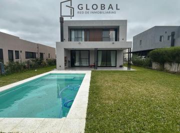 Casa · 188m² · 4 Ambientes · 1 Cochera · Casa en Venta en Puertos del Lago, Araucarias