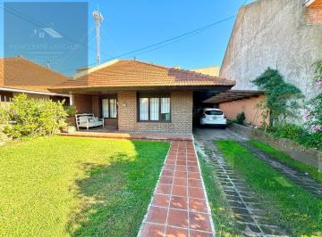 Casa · 206m² · 4 Ambientes · 2 Cocheras · Casa en Venta en Barrio Parque Luro