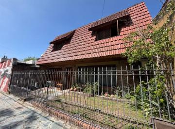Casa de 4 ambientes, Esteban Echeverría · Hermosa Casa en Venta!
