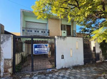 Casa de 7 ambientes, Córdoba · Casa + Departamento Independiente a Reciclar!