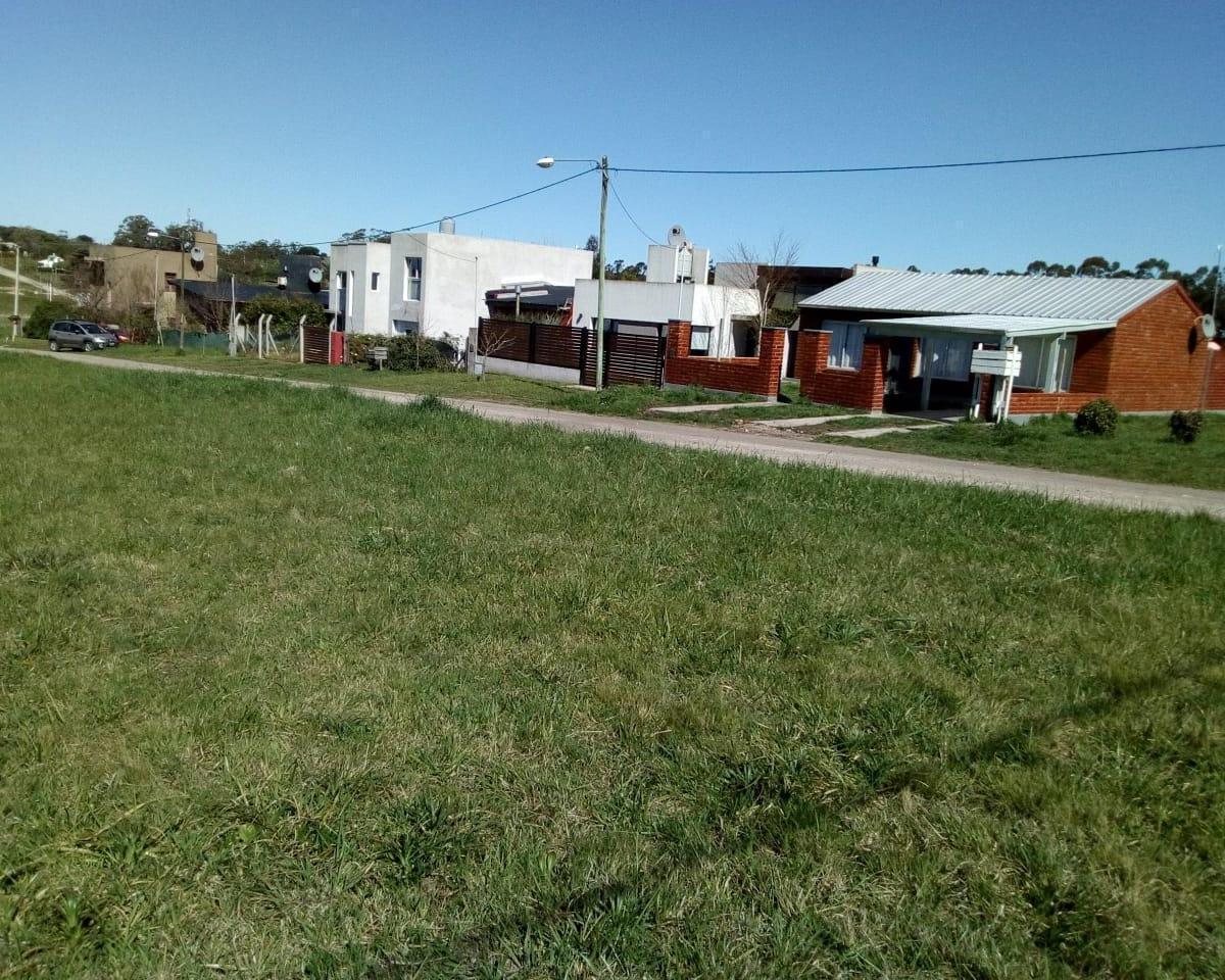 Venta lote en los lobosa 4 cuadras del mar 252 mts de tierra con altura