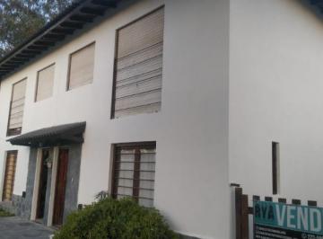 Casa · 80m² · 3 Ambientes · 2 Cocheras · Duplex en Santa Clara