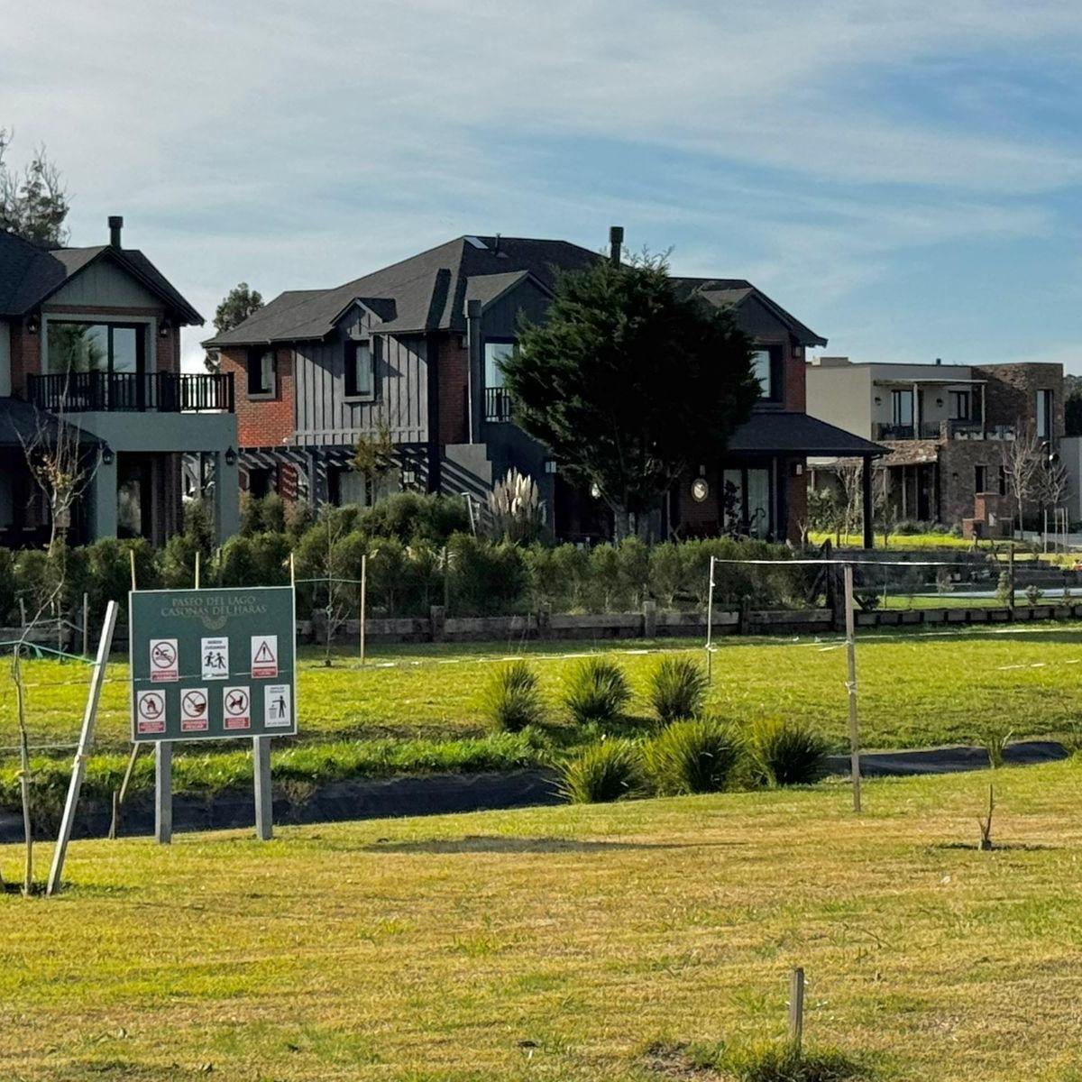 Lote 72 "cañada" en hermoso barrio privado casonas del haras