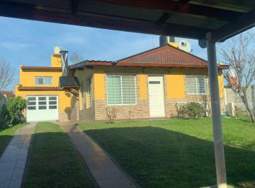 Casa · 341m² · 3 Ambientes · 3 Cocheras · Casa en San Patricio con Hermoso Parque con Frutales