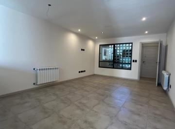 PH · 60m² · 2 Ambientes · PH Al Frente con Patio