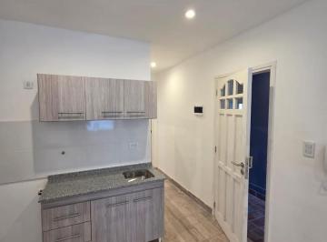 PH · 35m² · 2 Ambientes · PH a La Calle en Pb