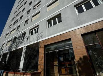 Departamento · 77m² · 4 Ambientes · Departamento de 4 Ambientes a La Calle