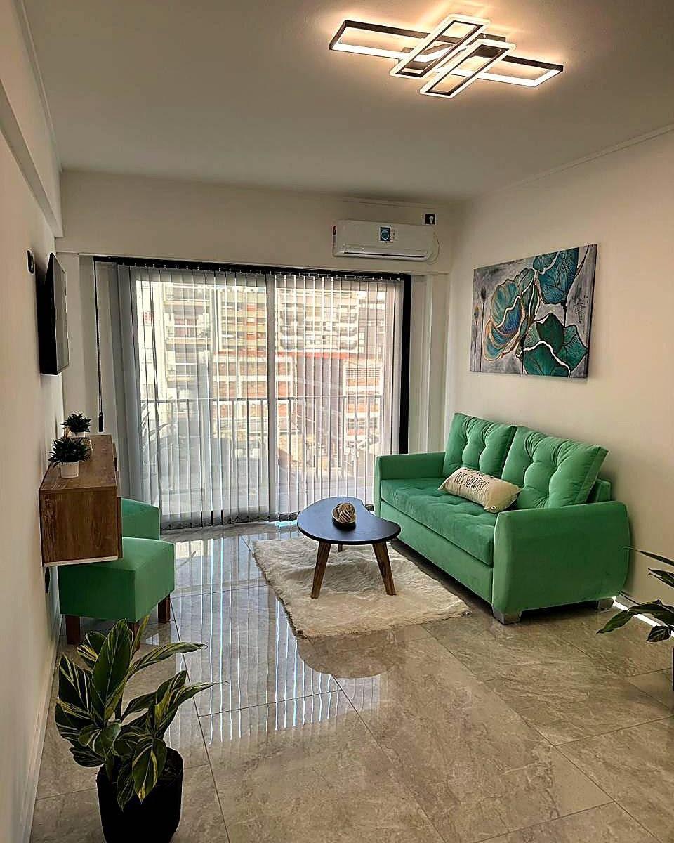 3 ambientes externo con balcón corrido — Centro