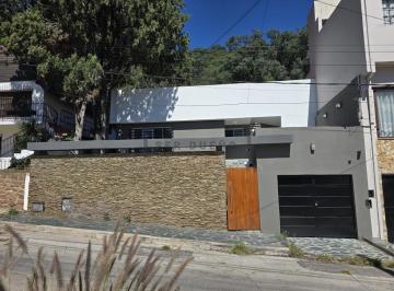 Casa · 165m² · 5 Ambientes · 1 Cochera · Casa en Tres Cerritos 3 Dorm. con Pileta [ser Dueño]