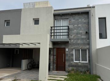 Departamento de 5 ambientes, Córdoba · Duplex en Venta en Claros del Bosque de 3 Dorm.
