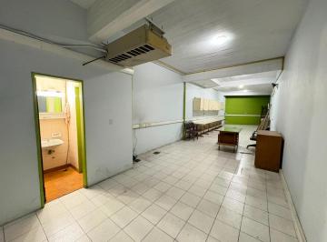 Local comercial · 90m² · 1 Ambiente · Local 90 m² a m de Av Warnes