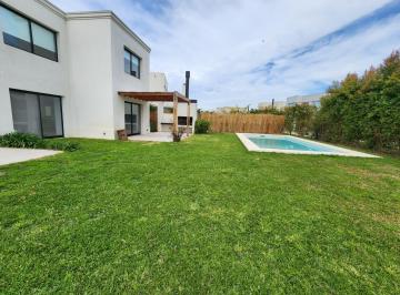 Casa · 248m² · 5 Ambientes · 3 Cocheras · Venta y Alquiler, Casa en Los Castaños, 5 Ambientes, con Pileta, Nordelta, Tigre.