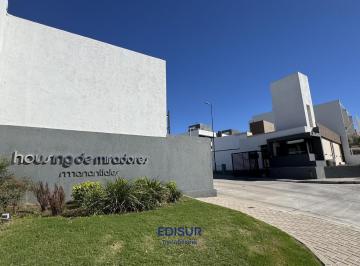 Casa · 104m² · 4 Ambientes · 1 Cochera · Duplex 3 Dorm.