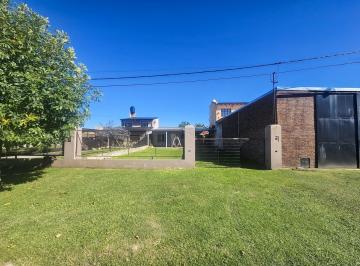 Casa · 74m² · 3 Ambientes · 1 Cochera · Venta Casa Dos Dorm.. Bosque Azul - Roldán