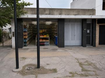 Casa de 4 ambientes, Berisso · Venta de Local con Vivienda en Venta Sobre Av Montevideo – Zona Céntrica de Berisso