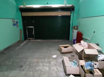 Casa de 4 ambientes, Berisso · Venta de Local y Casa en Berisso Av Montevideo 3875.