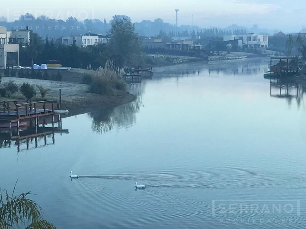 Jho. Venta Casa con Vista a la Laguna de 8 Ambientes. El Canton Norte , Escobar