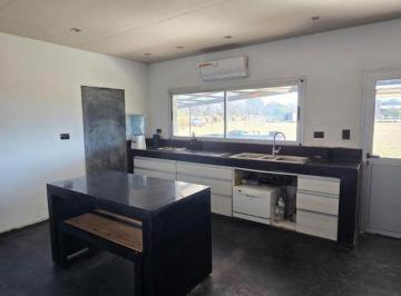 Casa · 304m² · 4 Ambientes · 2 Cocheras · Se Alquila Casa 3 Dorm. 2 Baños, Galpon, Parque de 8.387 m².