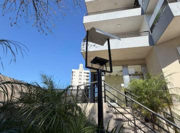Departamento de 2 ambientes, Lomas de Zamora · Dep 2 Amb Al Frente con Cochera (Apto Credito)