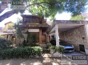 Casa · 230m² · 5 Ambientes · 1 Cochera · Venta Excelente Casa Sobre Lote Propio 8,66 X 37 — Gran Potencial — Olivos
