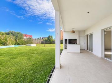 Casa · 144m² · 4 Ambientes · 2 Cocheras · Casa en Alquiler Jardin Piscina - Vila Marina I Villanueva Tigre