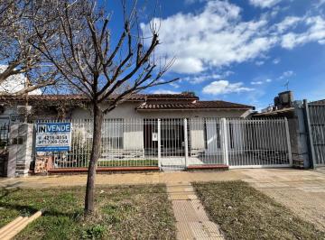 Casa · 180m² · 3 Ambientes · Casa 3 Ambientes Apto Credito en Ubicacion Estrategica - Barrio Amancay