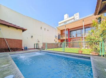 Casa · 285m² · 3 Dormitorios · 4 Cocheras · Casa en Venta de 3 Dorm. en Rosario