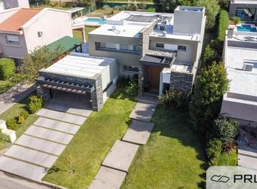Casa de 6 ambientes, Córdoba · Casa - 3 Dorm - Siete Soles