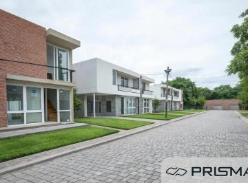 Casa de 6 ambientes, Córdoba · Housing - 2 y 3 Dorm - Valle Escondido