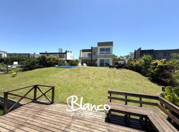Casa · 270m² · 6 Ambientes · 1 Cochera · Casa en Venta en El Cantón, Barrio Norte, Escobar, G. B. a Zona Norte