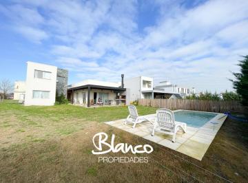 Casa · 162m² · 4 Ambientes · 1 Cochera · Casa en Venta en El Cantón, Escobar, G. B. a. Zona Norte