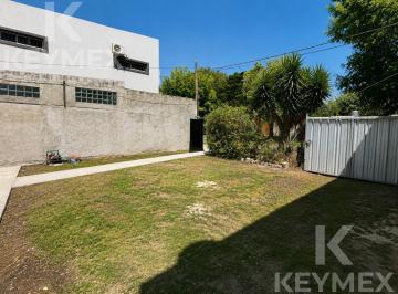 Casa · 63m² · 2 Ambientes · 2 Cocheras · Venta Casa con Cochera en Los Hornos