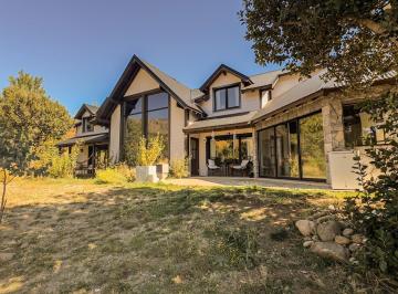 Casa · 397m² · 4 Ambientes · 2 Cocheras · Venta de Casa en San Martin de Los Andes
