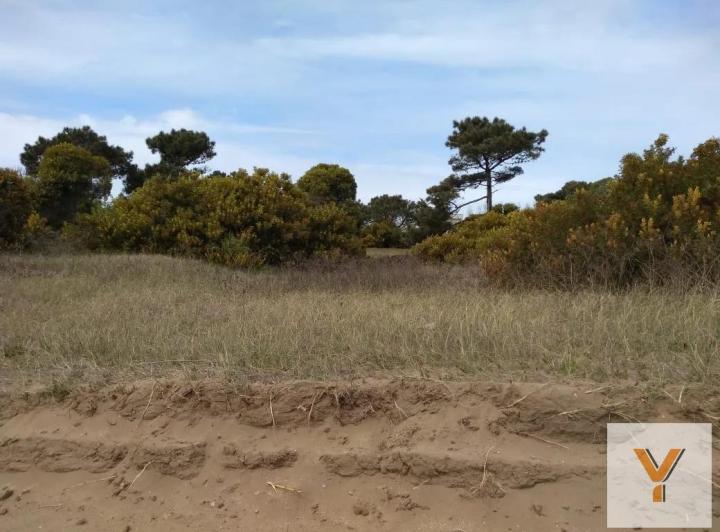 Terreno · 765m²