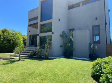 Casa de 9 ambientes, Berazategui · Fincas de Iraola 2 - 3 Pisos C/pileta - Divina!