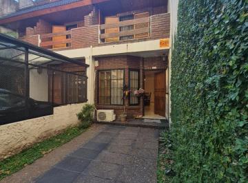 Casa · 140m² · 5 Ambientes · 1 Cochera · Triplex con Cochera, Parrilla y Pileta en Villa Devoto