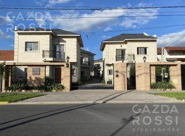 Casa · 75m² · 4 Ambientes · Duplex en Alquiler en Adrogue