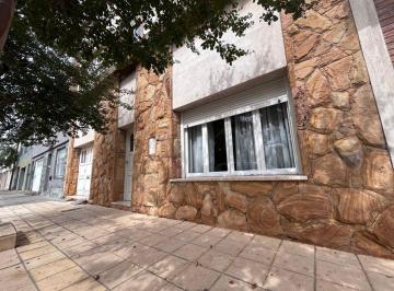 Casa en Venta de 6 ambientes Villa Mitre · Propiedad en Venta - Caseros 1400 - Villa Mitre
