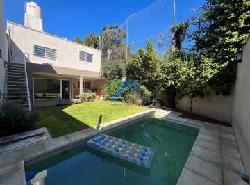 Casa · 260m² · 5 Ambientes · 1 Cochera · Casa en Venta en Villa Devoto, Capital Federal, Buenos Aires