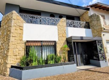 Casa · 166m² · 4 Ambientes · 2 Cocheras · Venta Casa 4 Ambientes con Terraza Apto Credito Ramos Mejia