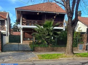 Casa · 120m² · Casa en Venta 5 Ambientes C/ Pileta