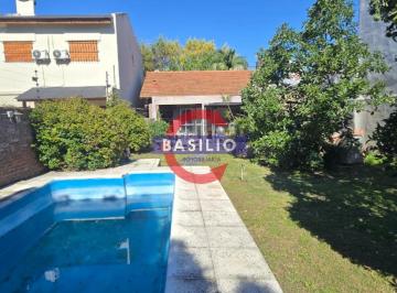 Casa · 336m² · 3 Ambientes · Venta Casa en Lote Propio 3 Ambientes con Gran Jardín, Piscina y Parrilla en Munro