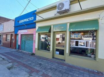 Local comercial de 4 ambientes, Lanús · Venta en Block Dos Locales Mas Vivienda. Lanus Este