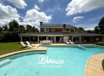 Casa · 300m² · 5 Ambientes · 2 Cocheras · Casa en Venta en La Lomada, Pilar, G. B. a. Zona Norte