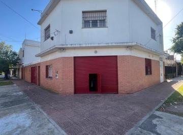 Local comercial · 31m² · Hermoso Local en Esquina Temperley San Jose en Alquiler